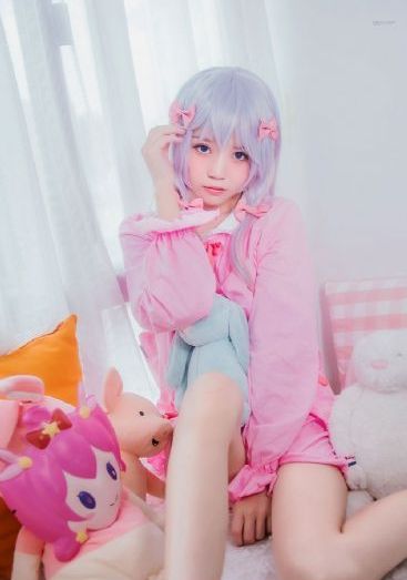 性欧美吃奶_720高清在线观看